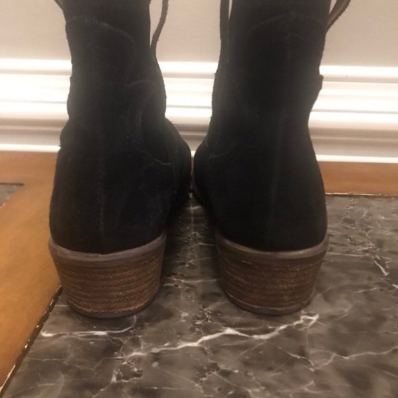 Lucky Brand suede western style ankle boot size 38 (7.5) - Picture 4 of 9